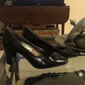 Black chunky heeled pumps